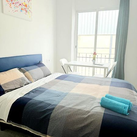 Apartamentos Aeropuerto Valencia Манисес Экстерьер фото