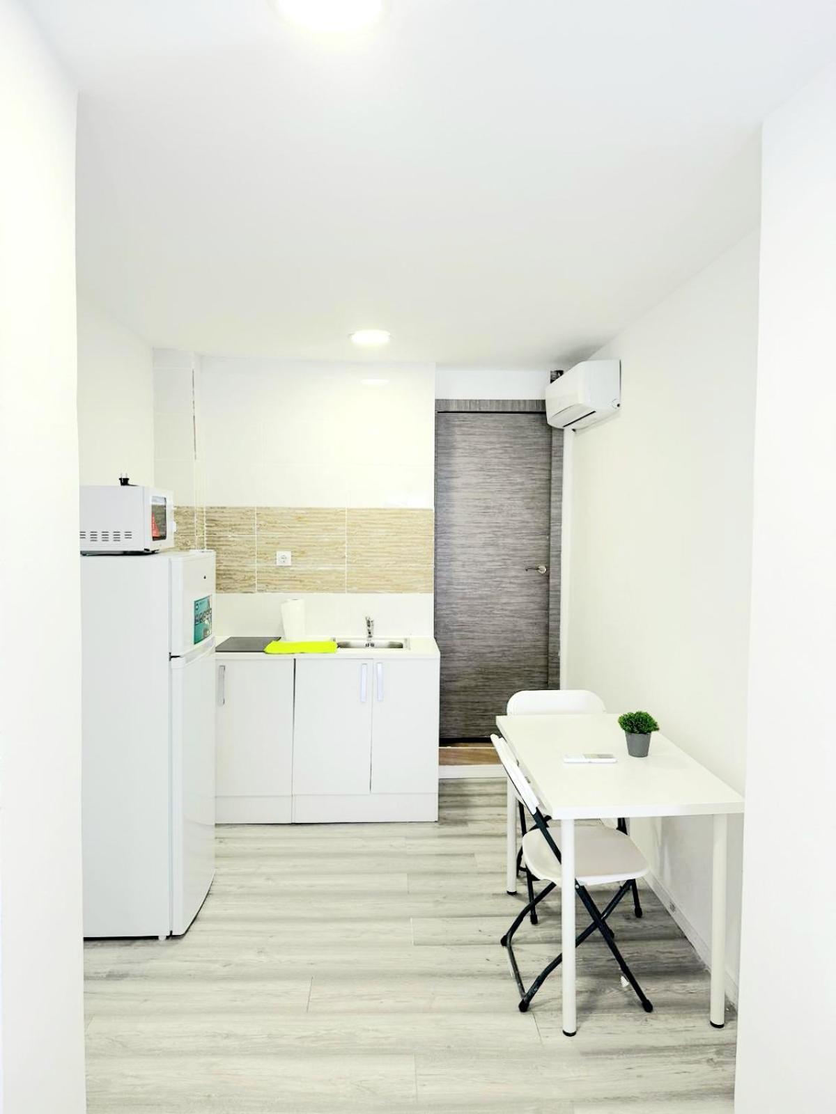 Apartamentos Aeropuerto Valencia Манисес Экстерьер фото