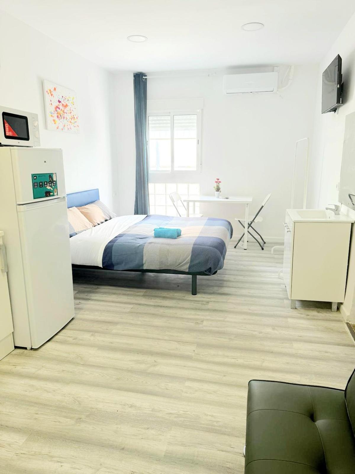 Apartamentos Aeropuerto Valencia Манисес Экстерьер фото